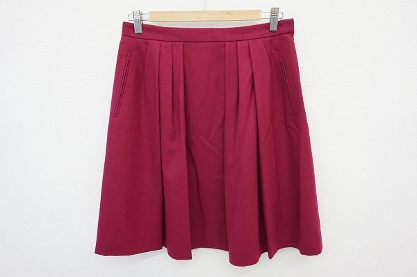色気のある女性を演出してくれる、マッキントッシュフィロソフィーのスカートを買取しました