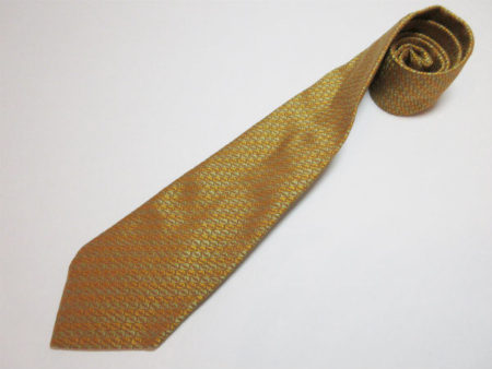 光沢も感じられる。イタリア製にこだわったサルヴァトーレ・フェラガモのネクタイを買取しました