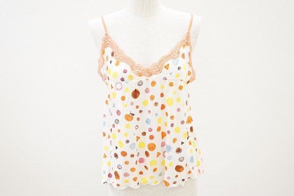 ポップなドット柄とレース使いがフェミニンな雰囲気。ツモリチサトのキャミソールを買取しました