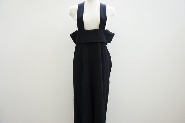 ロマンティックな雰囲気で色気を醸し出す。ワイズのブラックワンピースを買取しました