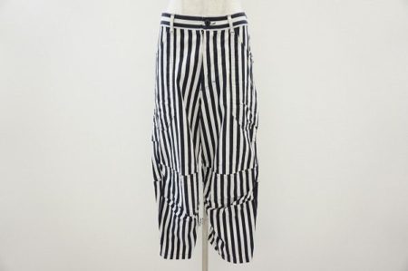 ギミックが見え隠れする、ユーモアのある逸品。ワイズのストライプ柄パンツをお売り頂きました