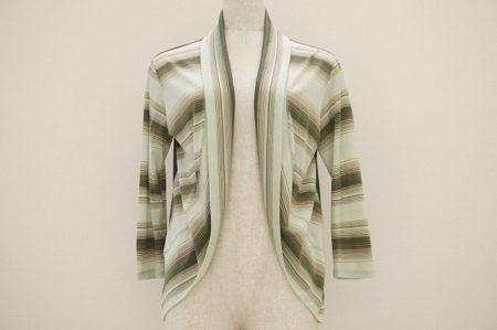 アルチザンな気質を感じられる逸品。イッセイミヤケハートのカーディガンをお売り頂きました