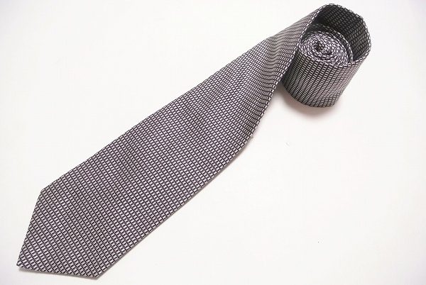 小物にハイブランドで１段上の装い。ダンヒルの大人の魅力あふれるネクタイを買取しました