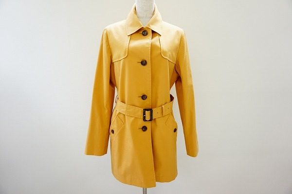 派手になりがちなイエローを上品に。自由区のトレンチコートをお売り頂きました