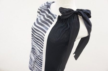 夏のリゾートにオススメ。アシンメトリーで個性的なプラダのカットソーを買取しました