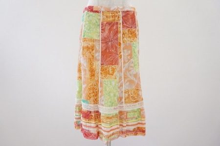個性的なパッチワークがインパクト大。ミラショーンのスカートをお売り頂きました