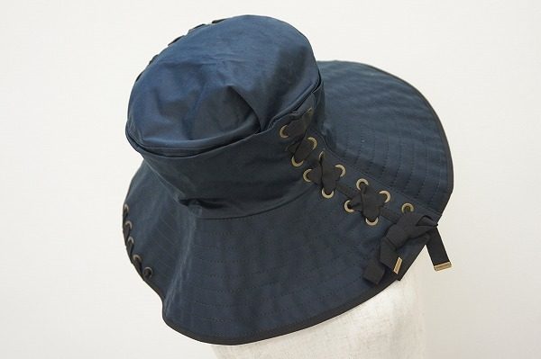 シンプルなデザインと編み上げのリボンがキュート。ルイヴィトンの帽子を買取しました