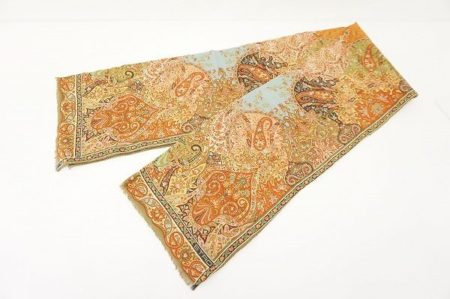 貴方のコーディネートを個性的に！インパクト大のエトロのショールをお売り頂きました