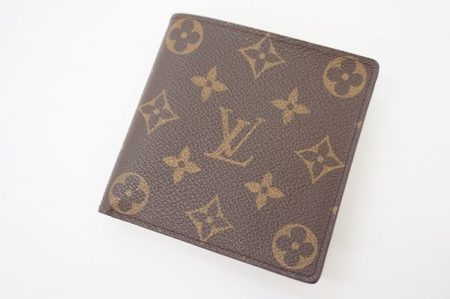 定番のモノグラム柄で使いやすくコンパクト、ルイヴィトンの二つ折り財布を買取しました