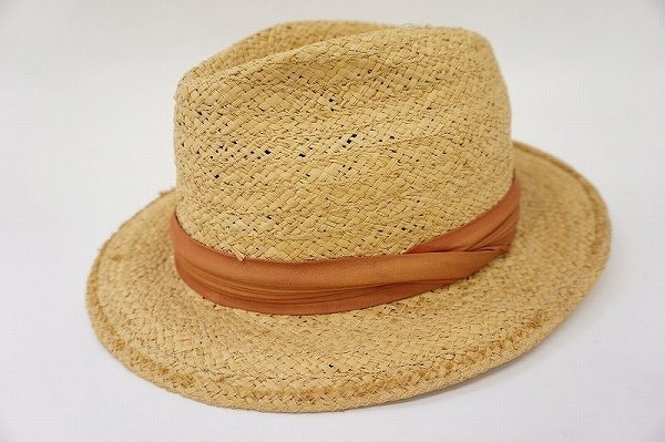 海でも、街でも、雰囲気のある帽子はセンスを際立たせる！イタリアの人気帽子ブランド、ボルサリーノのストローハットを買取しました