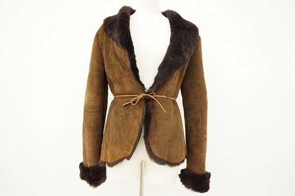 肌触りも良く防寒性にも優れている、上野商会のムートンジャケットをお売り頂きました