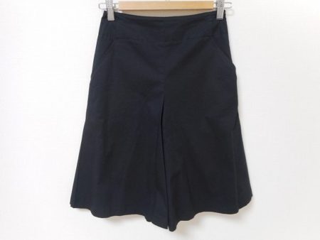 リラックスカジュアルにトラッドの品格を。ヨークランドのショートガウチョをお売り頂きました