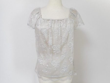 繊細なロマンティックテイスト。ヨシエイナバのレースカットソーをお売り頂きました