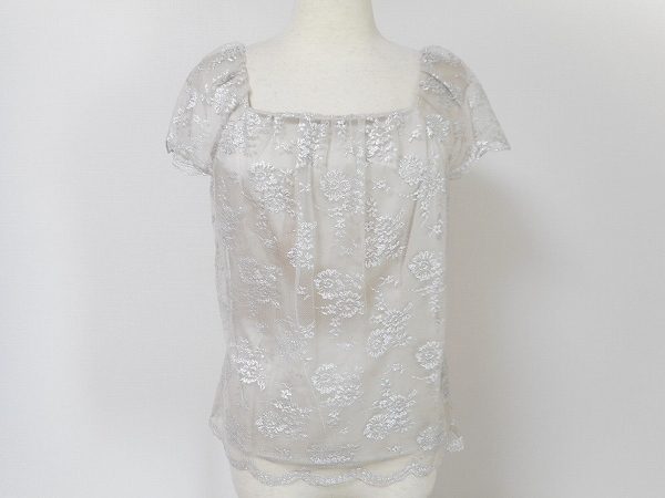 繊細なロマンティックテイスト。ヨシエイナバのレースカットソーをお売り頂きました