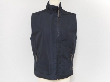 カッコよく着こなしが決まる。アイグナーのシックな黒のレディース向けベストを買取しました