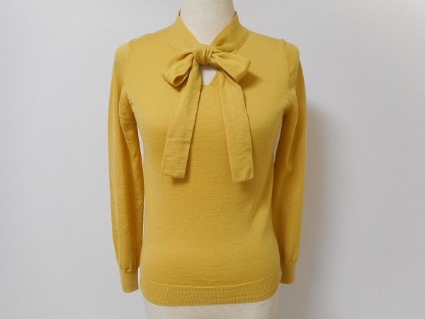 きちんと感があってお嬢様っぽい。イエナのマスタードカラーが目を引くセーターを買取しました
