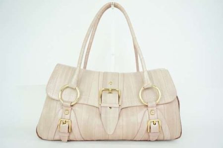 通勤やデート、女子会などにも使いやすい。ドルチェ＆ガッバーナのショルダーバッグを買取しました