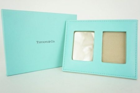 パッと目を引くティファニーブルーでお部屋のアクセントに！ティファニーのフォトフレームを買取しました