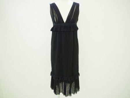 他のゲストと差が付く。ロエベのフェミニンでラグジュアリーなワンピースを買取しました