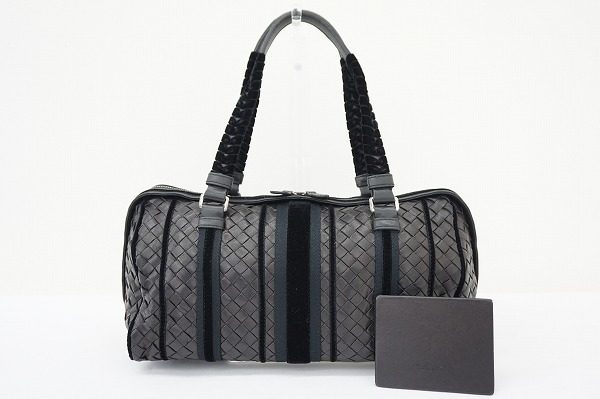 ラグジュアリーな雰囲気。ボッテガヴェネタのイントレチャートボストンバックを買取しました