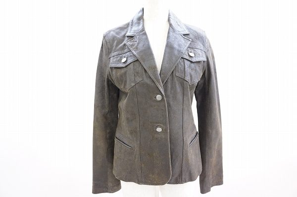 カッティングへの細心のこだわりが感じられる。カルバンクラインジーンズのジャケットを買取しました