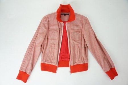鮮やかなオレンジが元気にさせてくれそう。マークジェイコブスのブルゾンを買取しました