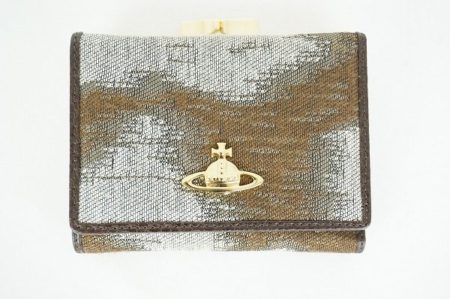 オーブが輝きゴージャス。ヴィヴィアンウエストウッドの三つ折り財布を買取しました