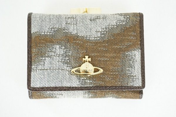 オーブが輝きゴージャス。ヴィヴィアンウエストウッドの三つ折り財布を買取しました