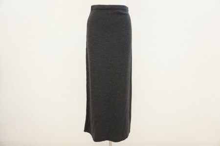 シンプルでスマート。レキップヨシエイナバのロングニットスカートをお売り頂きました