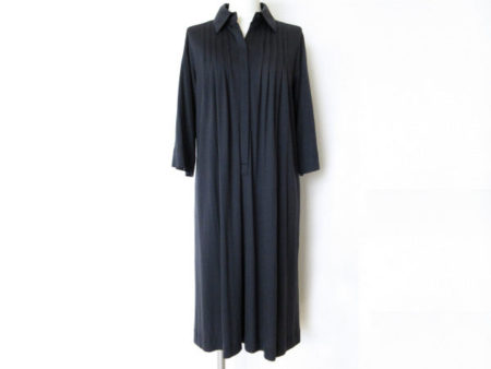 シックでアーティスティック。アマカのブラックロングワンピースを買取しました