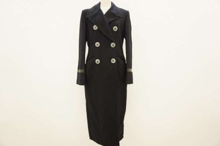 気品あふれるエレガントさを表現。アニオナのレディース向けコートを買取しました