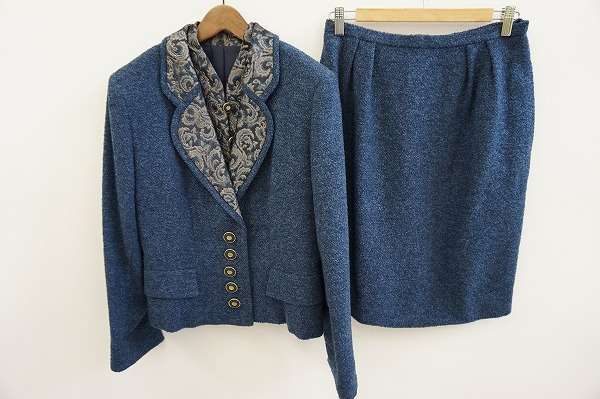 買取実例/クリスチャンディオールシルクのスカートスーツ