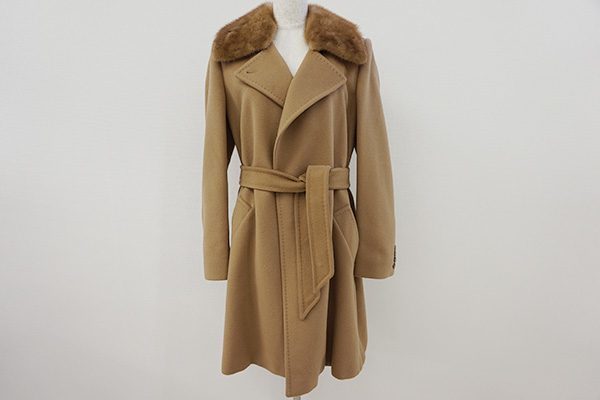 エレガントでラグジュアリーな雰囲気漂うマックスマーラのコートを買取しました