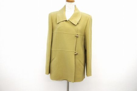 デザインと着心地の良さを追求したレリアンのコートを買取しました