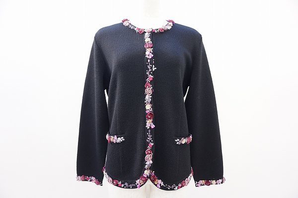 まるでお花畑のようなかわいらしさ。アトリエサガンのカーディガンを買取しました