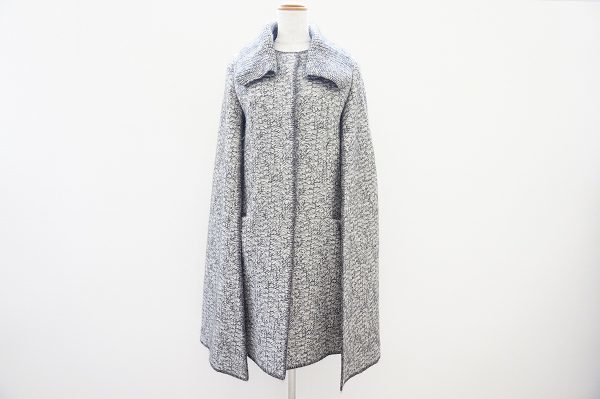シンプルながらも個性が光る。ミッソーニのグレーのコートを買取しました