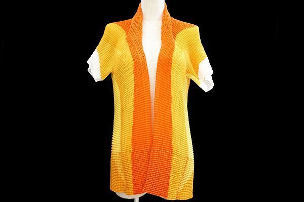 爽やかな夏の装いにピッタリ。イッセイミヤケのオレンジカットソーを買取しました