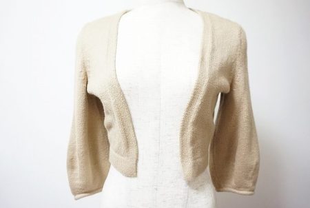 優しい色合いで短丈がポイントのフォクシーニューヨークのボレロを買取しました