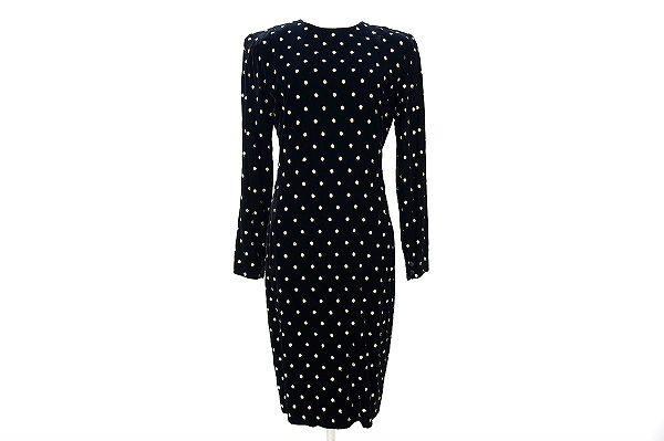 クラシックなドット模様が素敵なアクリスのワンピースを買取しました