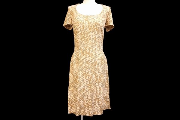 さらりと着られるミッソーニのベージュのワンピースを買取いたしました