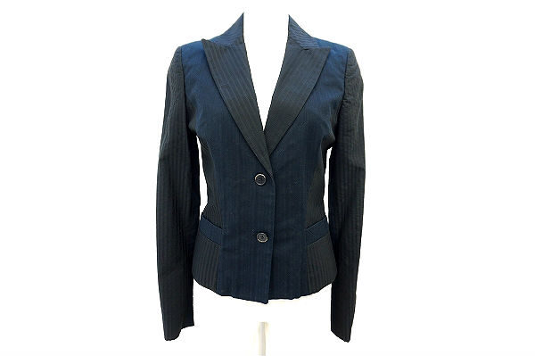 シルエットが美しいクールなエトロのネイビーのジャケットを買取しました