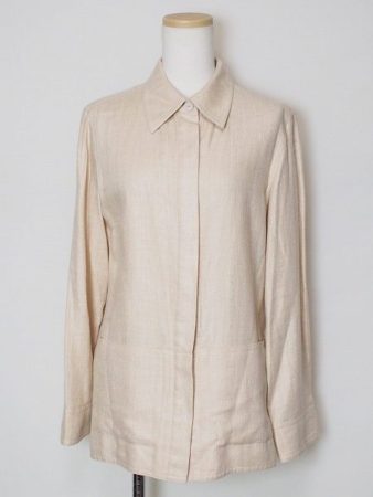 淡いベージュが素敵なアクリスのシルクジャケットを買取しました
