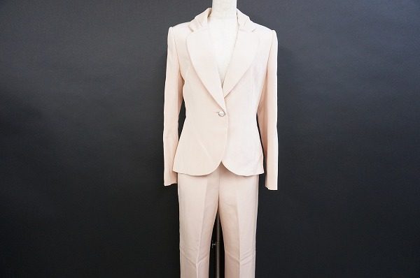 ハナエモリのシルクパンツスーツを買取しました