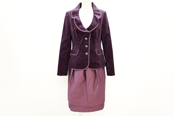 ハナエモリの華やかなスカートスーツを買取しました