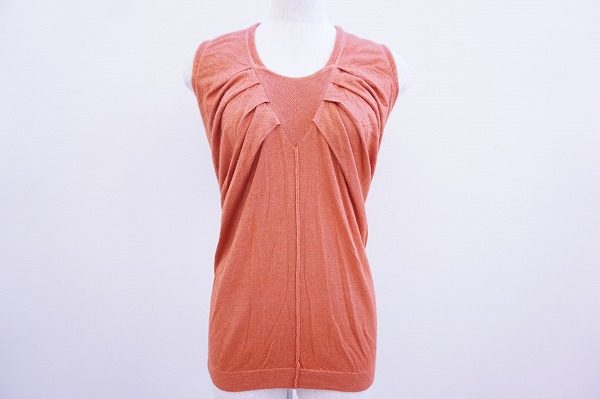 イヴサンローランの上質生地ノースリーブを買取しました