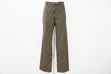 フェンディのズッカ柄レディースパンツを買取しました