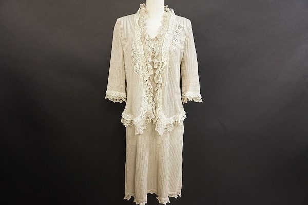 華麗な彩りと繊細な技術でハイセレブにファンが多いアトリエサガンのセットアップを買取ました