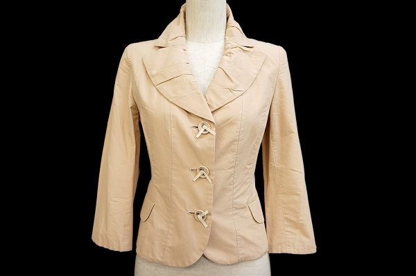 ふんわり襟が素敵なトゥービーシックのジャケットを買い取りしました