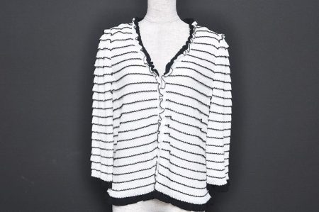 フリルレイヤーが可憐なトゥービーシックのカーディガンを買い取りしました