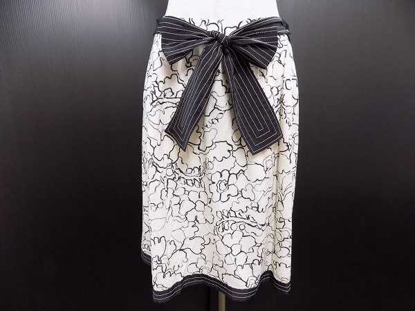 エレガントな魅力いっぱいのトゥービーシックのスカートを買い取りました